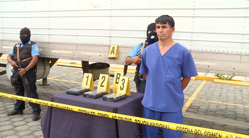 Santos David Acosta Sires de nacionalidad salvadoreño, durante la presentación de la Policía Nacional de Nicaragua, sobre la incautación de 3 kilos de cocaína en El Guasaule.