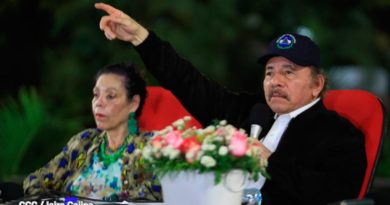 Comandante Daniel Ortega, Compañera Rosario Murillo en acto del 41 Aniversario de la Fuerza Naval del Ejército de Nicaragua