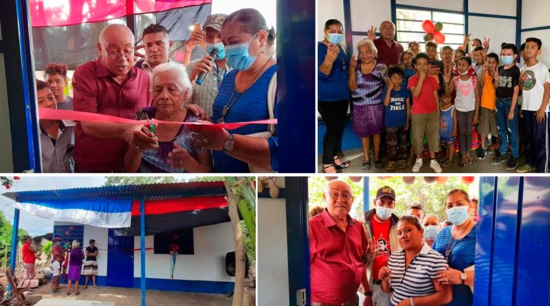 Familias de Nandaime recibiendo las llaves de sus nuevas viviendas