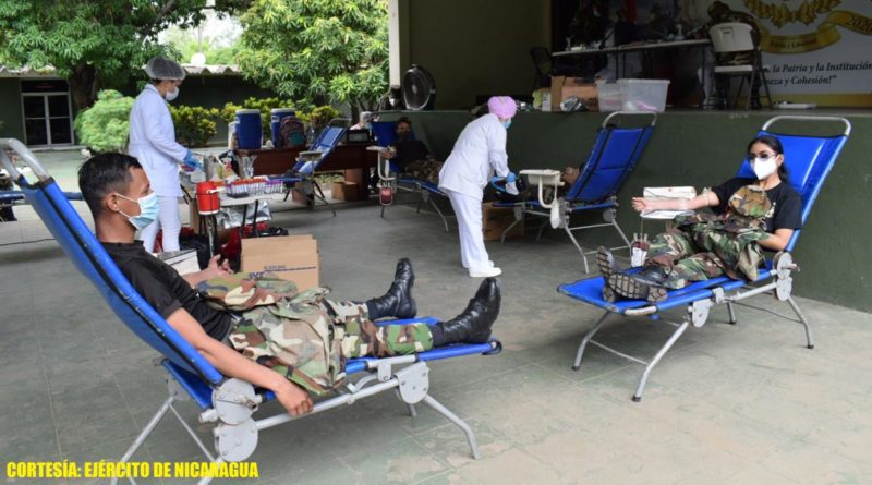 Durante la jornada, participaron 44 efectivos militares, recolectando 22 litros de sangre, mismos que serán utilizados en casos de cirugías, tratamientos de enfermedades crónicas y otras emergencias de salud.