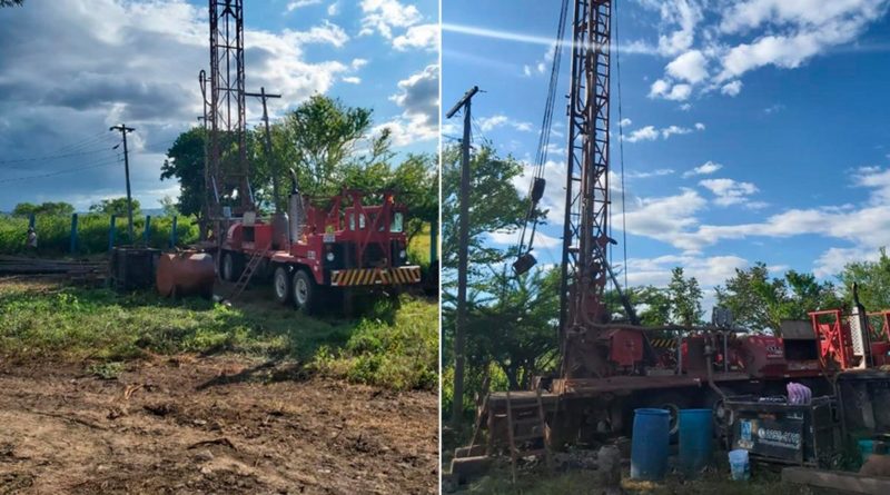 Máquina perforadora dando inicio a las obras