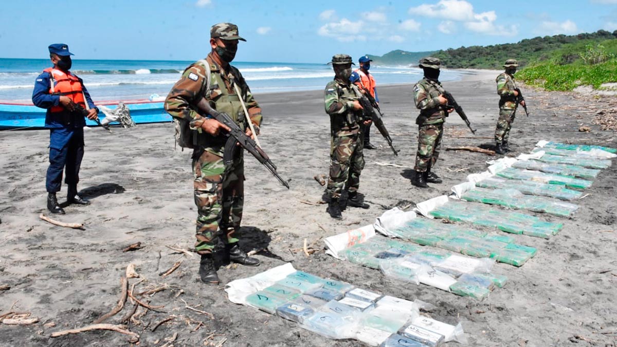 Ejército de Nicaragua incauta 211 paquetes de droga al narcotráfico en Rivas