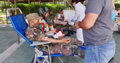 Efectivos militares de la Escuela Nacional de Adiestramiento Básico de Infantería “Soldado Ramón Montoya” del Ejército de Nicaragua participando en jornada de donación voluntaria de sangre.