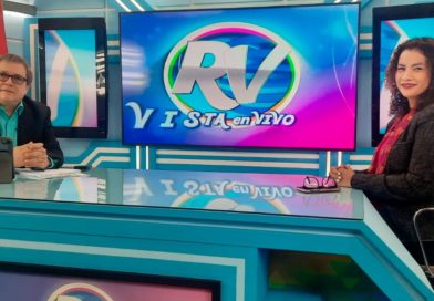 Reyna Rueda, alcaldesa de Managua junto al director de la Revista En Vivo, Alberto Mora.