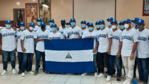 Jugadores de la Selección de Nicaragua U23 abanderados por el IND.