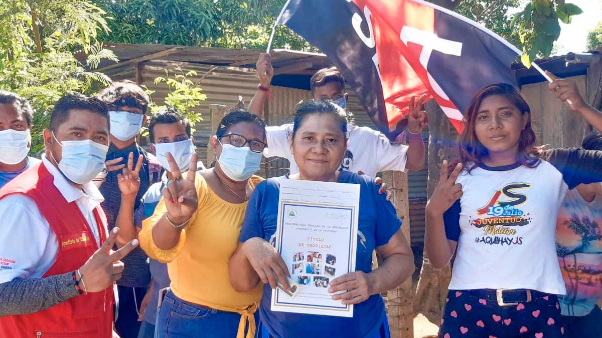 Familias de Mateare reciben su título de propiedad