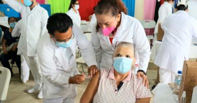 Ministra Sonia Castro acompaña el proceso de vacunación en los distintos hospitales de Managua