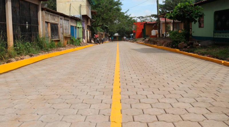 Calles para el Pueblo adoquinadas en Nueva Guinea