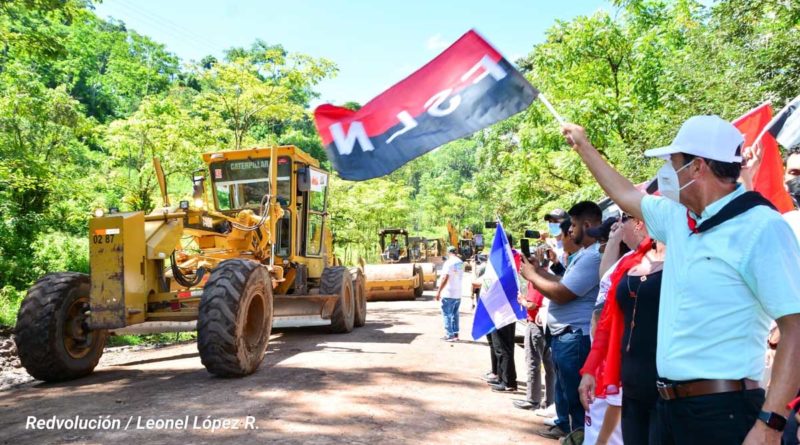 Inauguración de la construcción de la carretera