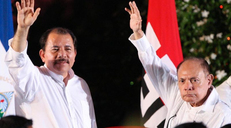 Comandante Daniel Ortega y el Comandante Tomas Borge Martínez en Nicaragua.