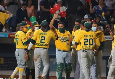 Jugadores de los Indígenas de Matagalpa celebrando su triunfo ante León en el Pomares.