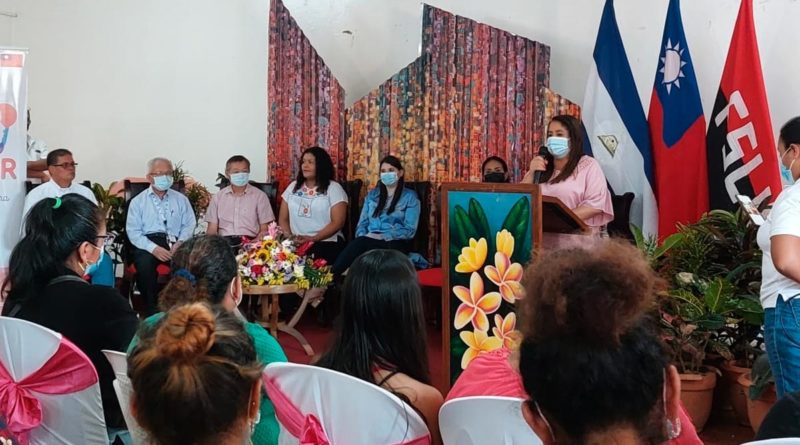 Autoridades del Gobierno de Nicaragua y de la Embajada de Taiwán en la presentación del proyecto NICAMUJER en Masaya