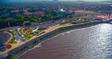 Vista aérea del Paseo Xolotlán en Managua que demuestra el avance de la Economía en Nicaragua.