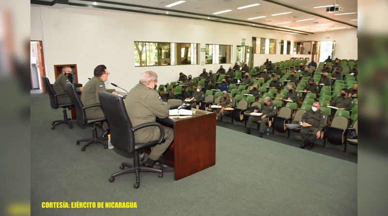 General del Ejército se reúne con Comandancia General y Jefes de Unidades Militares