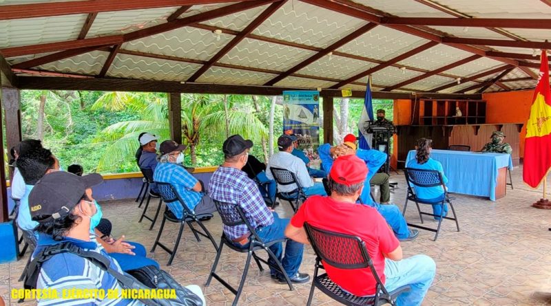 Ejército de Nicaragua se reúne con productores y ganaderos de Villa El Carmen