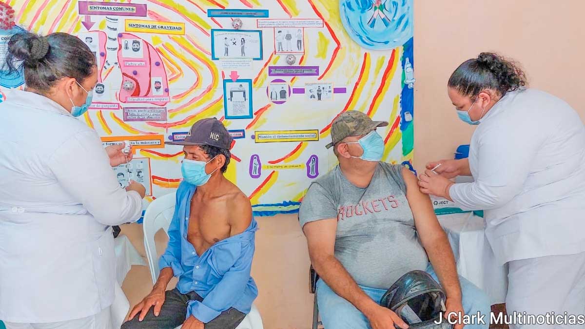 Ministerio de Salud continúa exitosa jornada de vacunación contra el Covid–19 en Managua