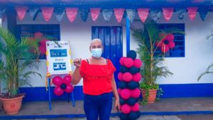 Teresa del Socorro Silva González protagonista de una nueva vivienda digna en el barrio Acahualinca del Distrito II de Managua.