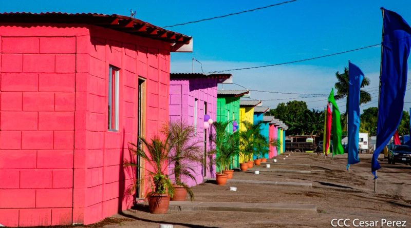 Viviendas entregadas por la Alcaldía e Managua con el programa Bismarck Martínez en la Urbanización Flor de Pino.