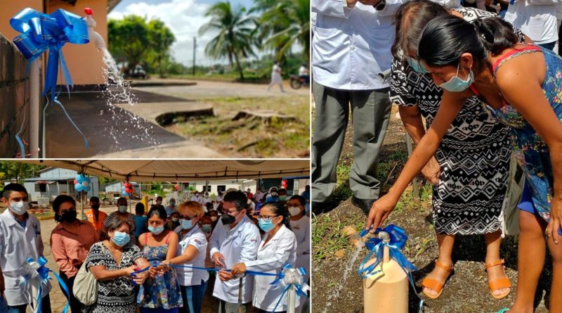 Autoridades del Ministerio de Salud de Nicaragua inaugurando el nuevo Sistema de Agua Potable del Hospital Ernesto Sequeira, Bluefields, RACCS