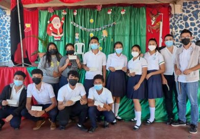 MINED entrega bono solidario a bachilleres en Juigalpa, Chontales