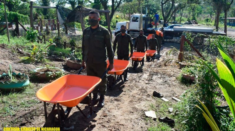 Ejército de Nicaragua descarga bono tecnológico en la Costa Caribe Norte