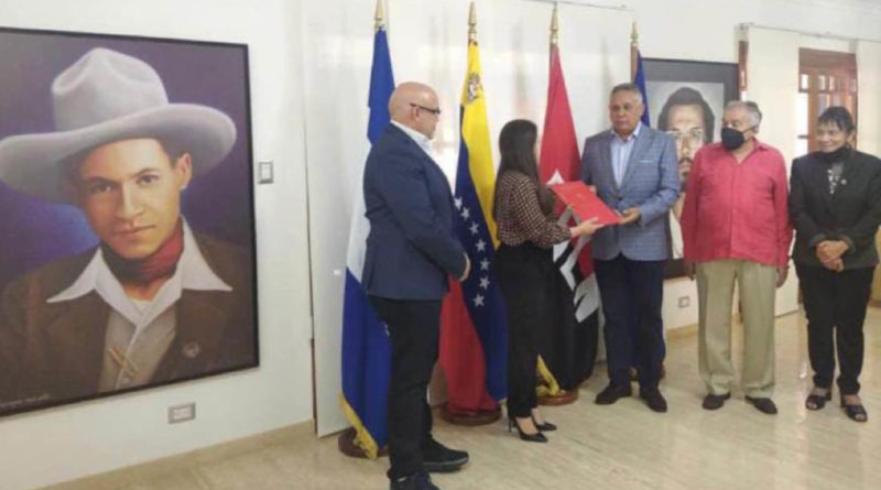 Diputados venezolanos entregan Acuerdo de Saludo Solidario y Felicitaciones al Pueblo Nicaragüense por su Vocación Democrática en los Comicios Electorales