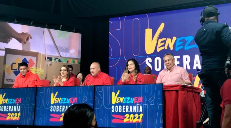 Diosdado Cabello en comando de campaña del Partido Socialista Unido de Venezuela (PSUV).
