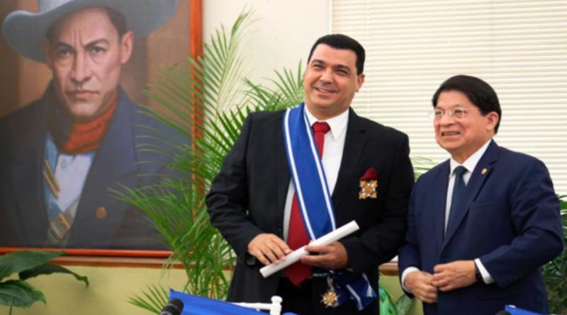 Embajador de Cuba en Nicaragua junto al Canciller de Nicaragua, compañero Denis Moncada.