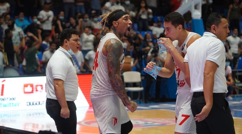 Jared Ruiz del Real Estelí celebrando la calificación a la final de la LSB