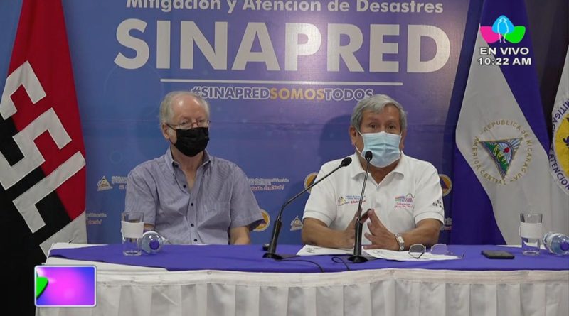 Doctor Guillermo Gonzalez y doctor Wilfried Strauch, durante la conferencia de prensa brindada la mañana de este martes