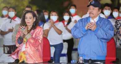 Compañera Rosario Murillo y Presidente Comandante Daniel Ortega