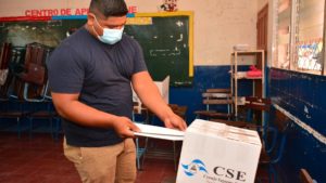 Pobladores de Nagarote ejercen su derecho al voto en Nicaragua en las Elecciones Sobernas 2021, realizadas este pasado 7 de noviembre.