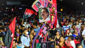 En Managua la Plaza de la Revolución, Plaza de las Victorias, se fue llenando de manera espontánea