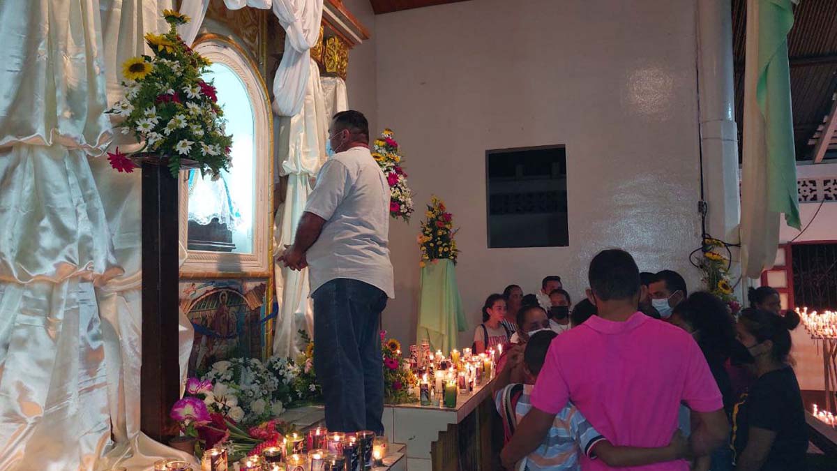 Promesantes rindieron honores a la Virgen del Hato, en El Viejo, Chinandega