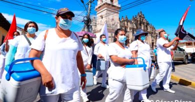 Personal de enfermería del Ministerio de Salud de Nicaragua (MINSA), en inicio de jornada nacional de vacunación contra la influenza
