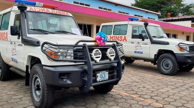 Ambulancia para traslado de pacientes de Clínicas Médicas Previsionales (CMP) Hospital El Maestro de Diriamba y Moisés Evenor Sotelo de Boaco