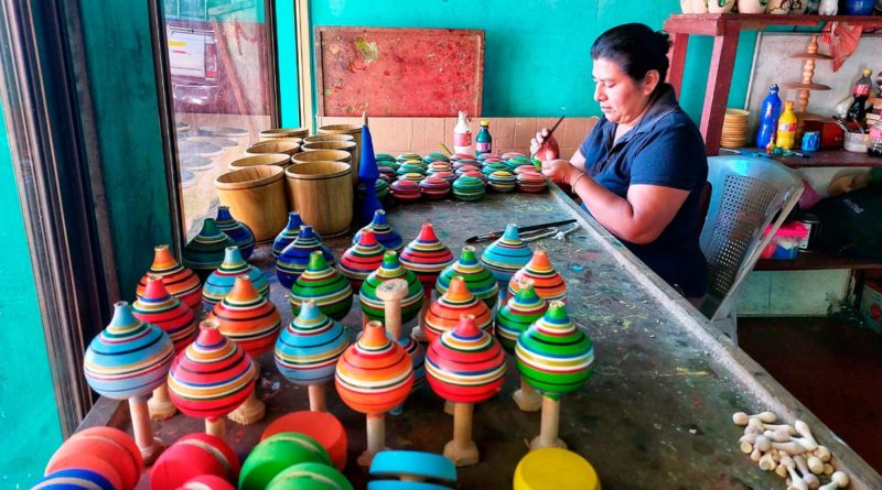 Artesanía Leyla manos creativas que prosperan en Nandasmo
