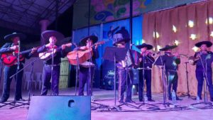 Familias de Chinandega disfrutan Concierto en homenaje a Vicente Fernández