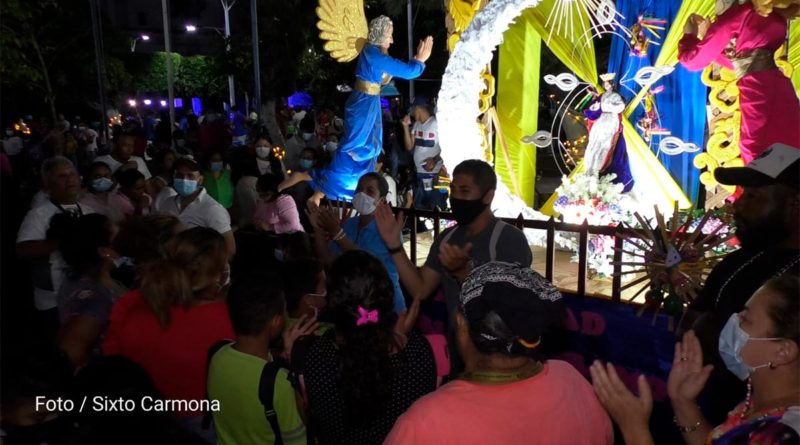 Familias rivenses celebran a la Virgen María en la tradicional Purísima