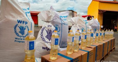 Paquetes alimenticos enviados por el Gobierno Sandinista a familias afectadas por huracanes en Waspam, Puerto Cabeza y municipios de Triangulo Minero.