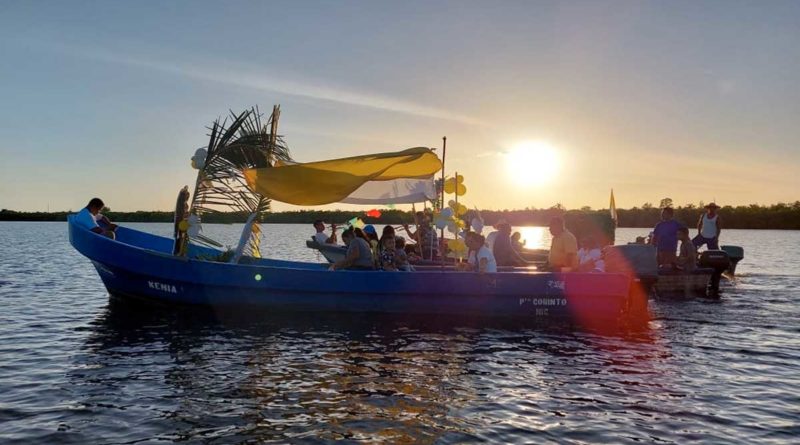 Vista de las lanchas en las que se transportaban las familias de El Realejo, durante la Purísima acuática