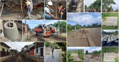 Trabajadores de ENACAL durante el avance en construccion de 221 manjoles e instalación de 13.5 kilómetros de tuberías en la ciudad de Altagracia, Isla de Ometepe.