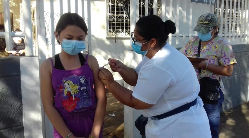 Brigadas de vacunación contra la COVID-19 visitan Barrio La Luz en Managua