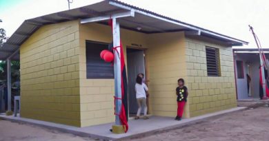 Familias de Ocotal en la entrega de sus viviendas dignas.