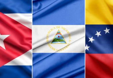 Banderas de Cuba, Nicaragua y Venezuela
