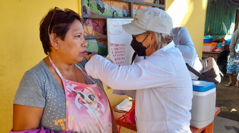 MINSA continúa jornada de vacunación contra la COVID-19 en barrios de Managua