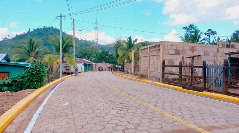 Gobierno Sandinista inaugura calles en el barrio Ana María de Rosita, Triángulo Minero