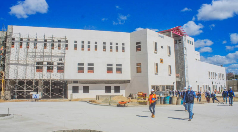 Vista frontal del nuevo hospital en construcción en Ocotal