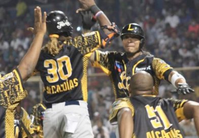 Jugadores de los Leones de León tras la victoria ante el Tren