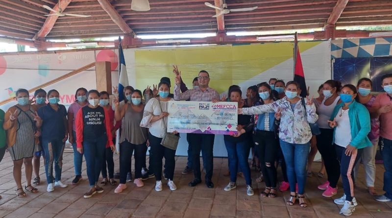 MEFCCA entrega desembolso a familias emprendedoras de Managua